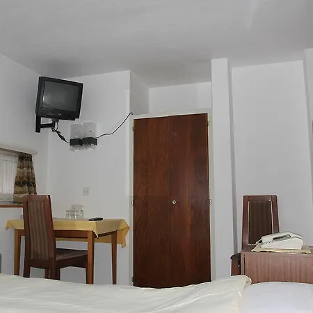Alfa Hotel 2*